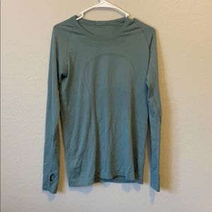 Lululemon Swifts Tech